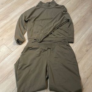 Gap pants, green, L (sweater available in size M)